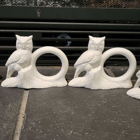 Eight Vintage Unpainted Ceramic Bisque Standing Owl Napkin Rings Cramer 1981 - Picture 9 of 9